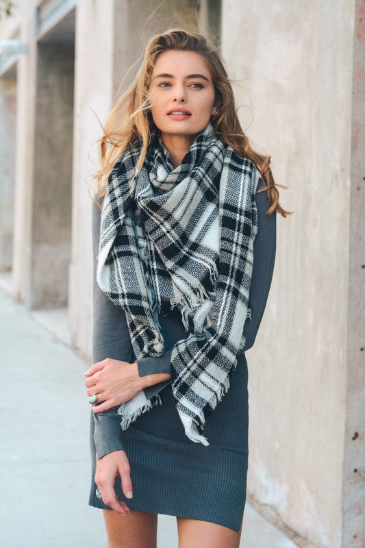 Black and White Plaid Blanket Scarf